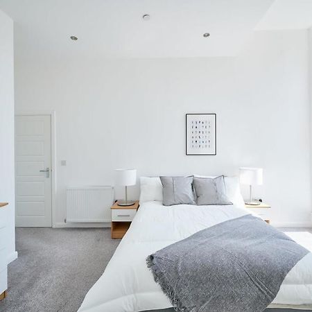 Modern 2 Bedroom Apartment In Preston Preston  Bagian luar foto