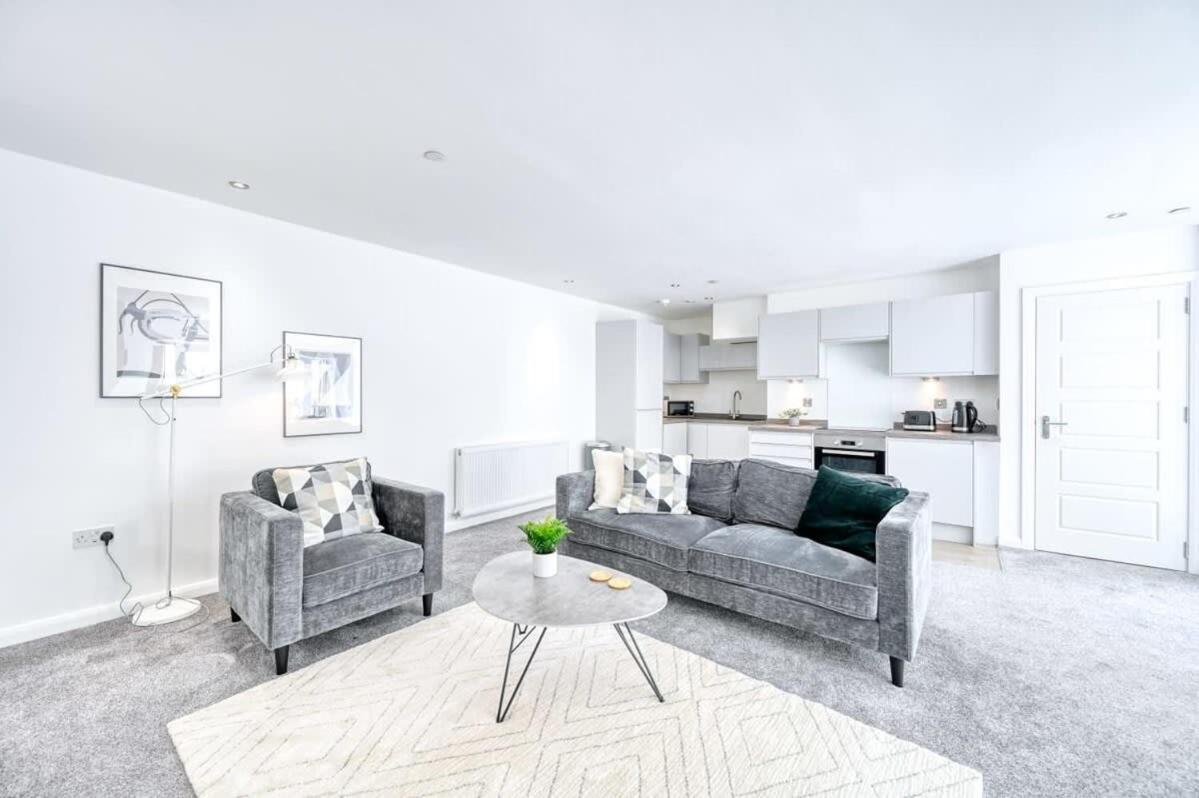 Modern 2 Bedroom Apartment In Preston Preston  Bagian luar foto